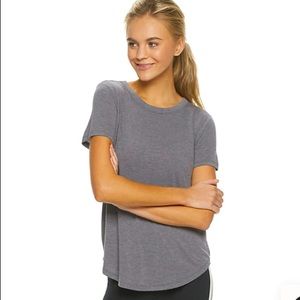NWOT Juniors gray short sleeve t-shirt. | MEDUIM|